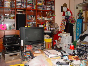 living room cluttered belongings stuff inventory suppliers stock eCommerce online selling eBay