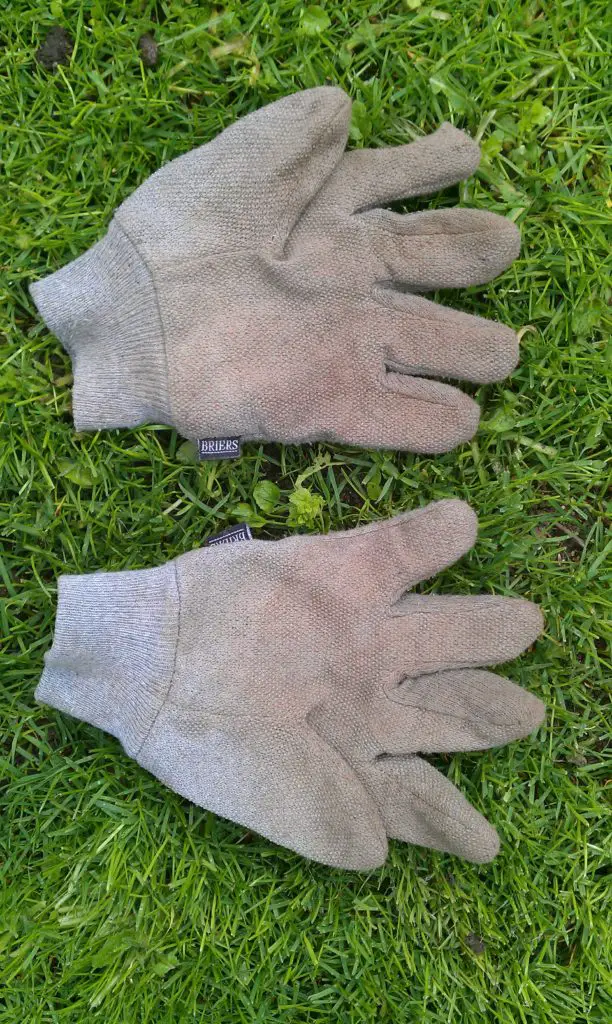 Thick Gardening Gloves farm farming food fruit garden gardening groceries grocery grow your own food growing make money online from home plants save money shop shopping supermarket vegetables